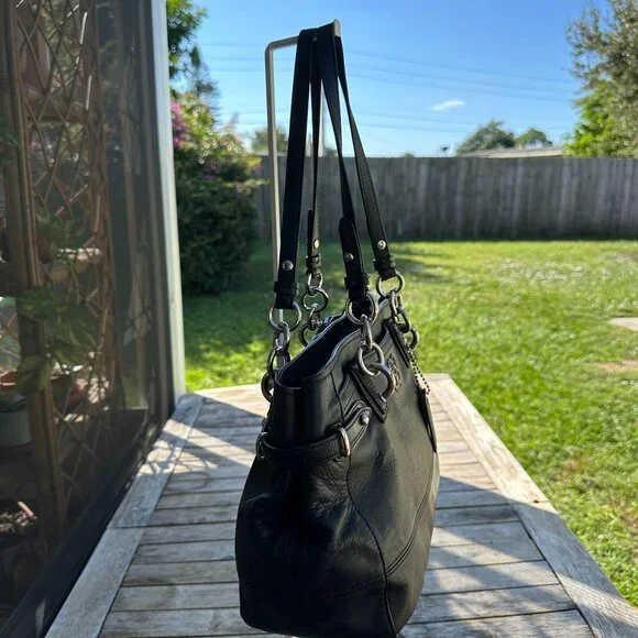 COACH Colette Black Leather Carry All Shoulder Bag J1020-16460